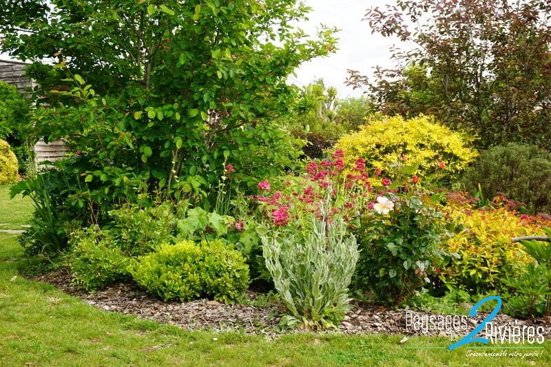 Jardin composé de massifs - Paysagiste Nantes des Deux Rivières