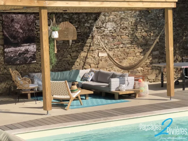 Terrasse avec piscine et pergolas - Paysagiste Nantes - Paysages des 2 Rivières