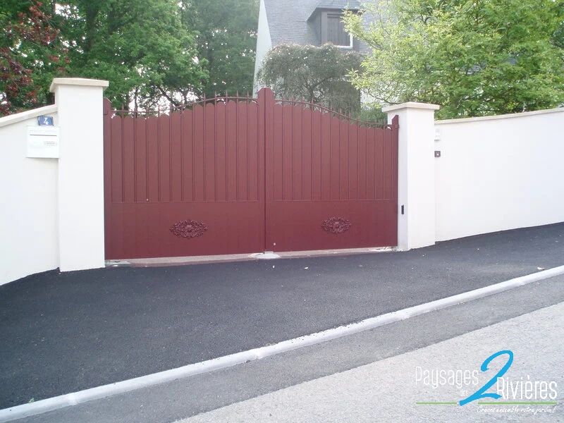 Portail aluminium traditionnel - Paysagiste Nantes des Deux Rivières