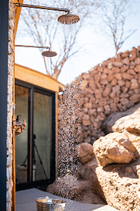 Douche extérieure piscine - Paysage des deux rivières-5