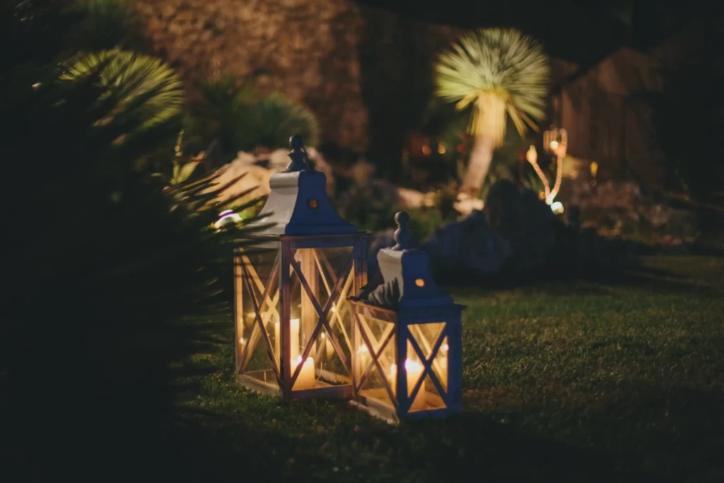 lanternes décoratives éclairage extérieur jardin nuit
